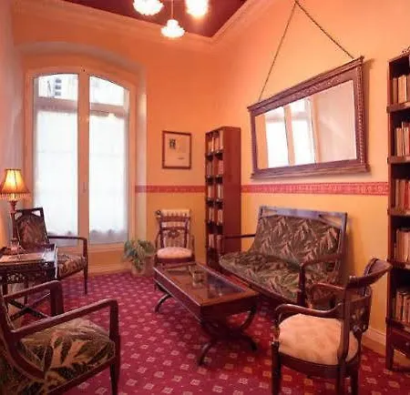De Szálloda