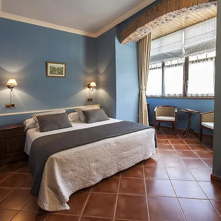Hotel De 3*
